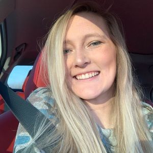 Meet your Posher, Ashley :)